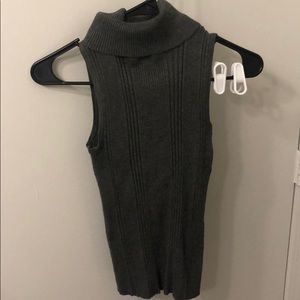 Sleeveless turtleneck sweater